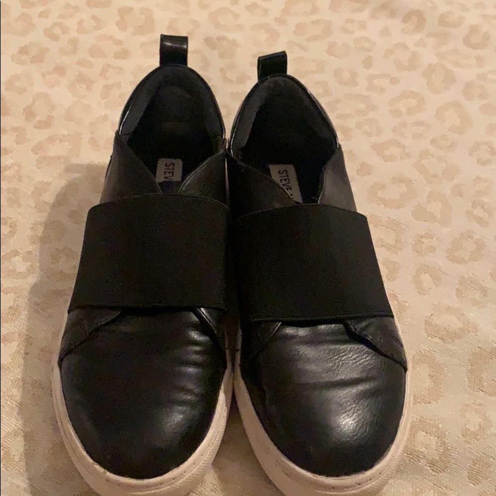 Black steve madden sneakers